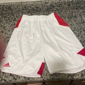 Men’s Adidas Basketball shorts. Size medium. Great condition.